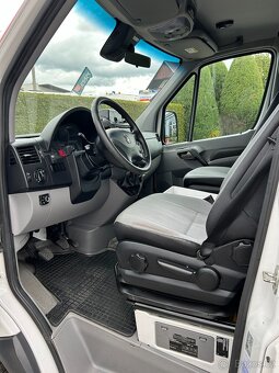 VW Crafter - 2.0 TDI Sanitní vůz - Manuál - 9