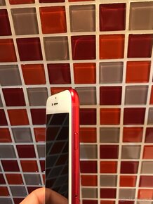 iPhone 7 128 GB, červený - 9