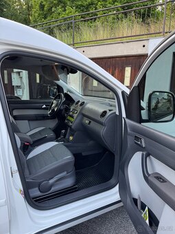 Volkswagen Caddy Cross - 9