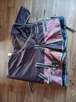 Výběhová deka Via EQ, 145 cm, 300 g - 9