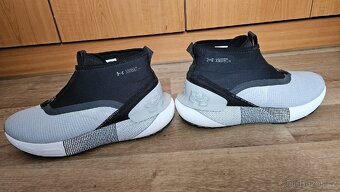 Under Armour UA...Unisexové boty
N - 9