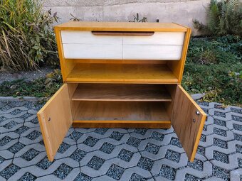 Retro skříňka/komoda UP Závody Bučovice - 60. léta - 9