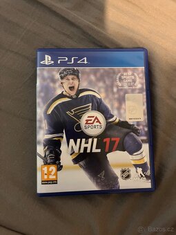 Prodám PS 4 1 TB +2 ovladače a + 4 hry - 9