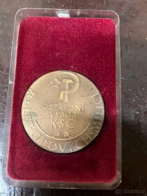 medaile a řády - 9