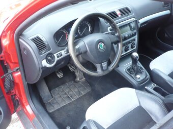 Škoda Octavia 2.0 TDI 125 kW RS - 9