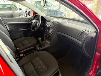 Škoda Octavia 1,2 1.MAJ,SERVISKA,ČR - 9