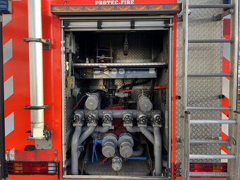 Hasičské vozidlo, Scania P94 260 4X2 2500L vody - 9