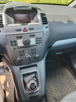 Opel Zafira 1.9 CDTI 74Kw ND - jako celek - 9