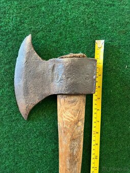 Starožitná sekera - 9
