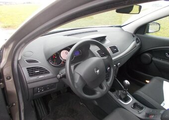 Renault Mégane 1,4 96KW koup v ČR 2 majitel benzín manuál - 9