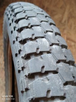 Jawa a ČZ - Baťa a Barum 19" - 9