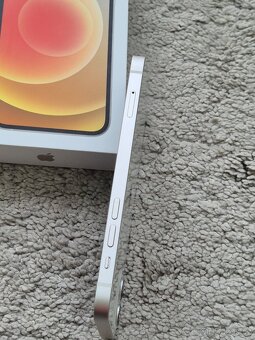 iPhone 12 64gb baterie 93% - 9