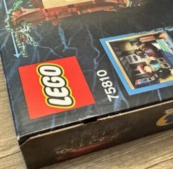 LEGO Stranger Things 75810 Upside Down - 9