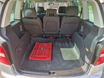 Volkswagen Touran - 9