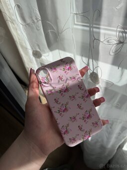 iPhone XR - 9