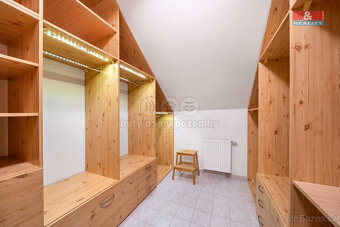 Prodej rodinného domu, 194 m², Hostivice, ul. Kutnauerova - 9
