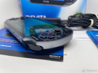 PS Vita Wi-Fi (PCH-1003) OLED - 9
