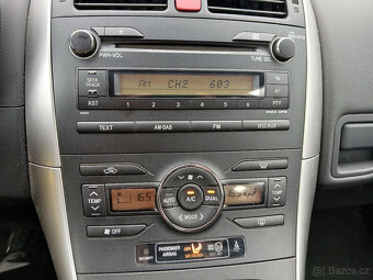 Toyota Auris 1.6i 97Kw KLIMA serviska - 9