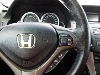 Honda Accord 2.2 i-DTEC , 110 kW nafta, 2009 - 9