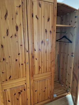 Nábytek - skříně, židle, stolek… - 9