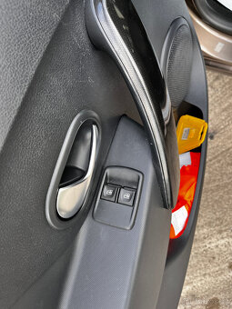 Dacia Sandero 1.0 66kw, 73 200KM r. 2018 - 9