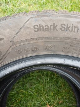 Prodám sadu zimních pneu 195/65R15 - 9