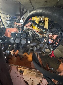 Hydraulický rozvaděč elektronická kostka - 9