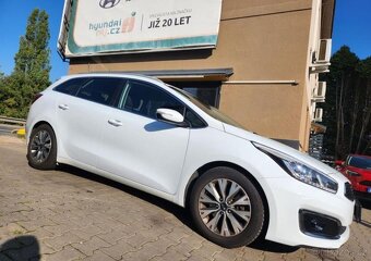 Kia Cee´d 1.6-1.MAJITEL-NAVI-KAMERA - 9