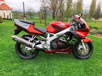 K prodeji Honda CBR, Suzuki GSXR, Kawasaki ZXR - 9