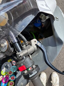 Kawasaki ZX-10R – okruhová verze, r. 2015, 15 000 km – 170 0 - 9