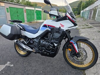 Honda Transalp 750 - 9