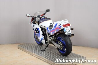 Suzuki GSX-R 1100 1992 - 9
