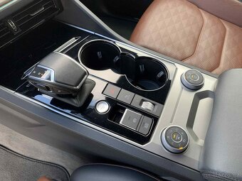 VW Touareg 3.0 TDi 210 kW/DSG /4×4/FULL LED/2xAlu/12.2020 - 9