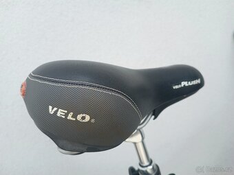 Prodám dámské trekové kolo KTM VENETO ve verzi JUBILAUMS - 9