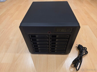 NAS / Server Synology DiskStation DS2413+ - 9