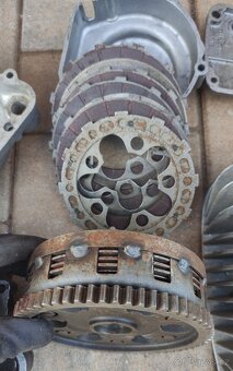 ČZ 125/516 motor, hlavy, válec, kartery, víko_ - 9