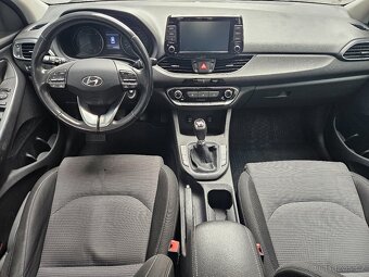 Hyundai i30 kombi 1.6crdi 85kw r.v 10/2020 kamera 2xklič -ČR - 9
