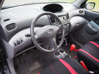 Toyota Yaris VERSO 1.3 KLIMA - 9