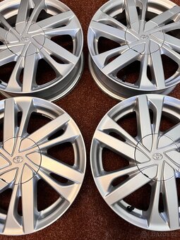 4x100 R15 originál Alu Toyota Aygo - BEZ POŠKOZENÍ - TOP - 9