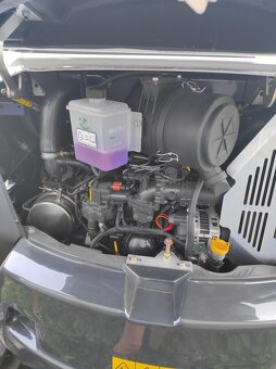 Pásový Bagr Bobcat E50Z 5000kg Klimatizace - 9