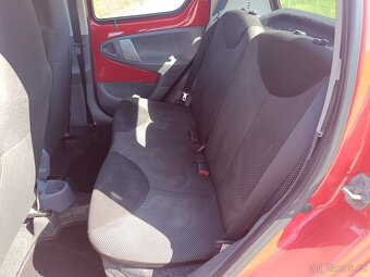 Aygo 2009 1.0i klima 178tkm 5.dveř - 9