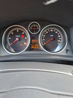 OPEL ZAFIRA B - 9