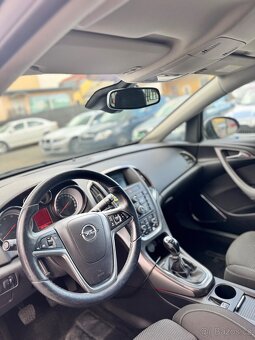 Opel Astra, 2.0 CDTI Sports tourer Ojeté, 2012 - 9