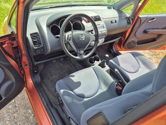 Honda Jazz 1.3 57kW + plus zimní pneu - 9