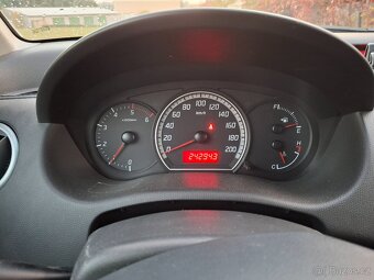 Suzuki Swift - 9
