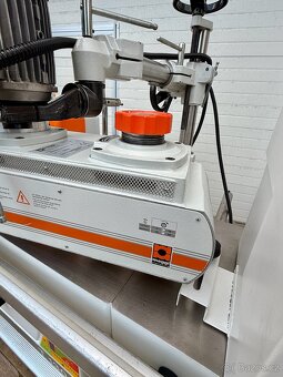 spodní frézka s čepovacím vozíkem SCM T130N - 9
