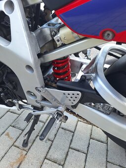 Honda cbr 900rr (sc33) - 9