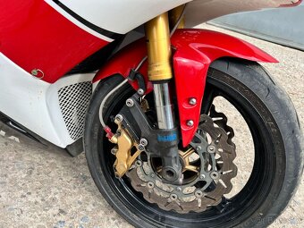 Yamaha YZF-R1 - 9