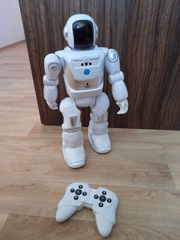 Robot YOOO NEO 40cm programovatelný, hraje, pro věk 5+ - 9