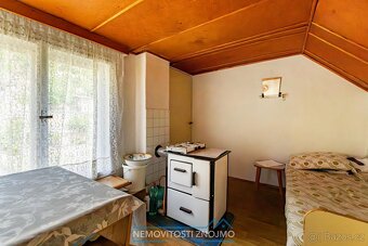 Prodej zahrady se zděnou chatkou, výměra 1118m2, výhled na L - 9